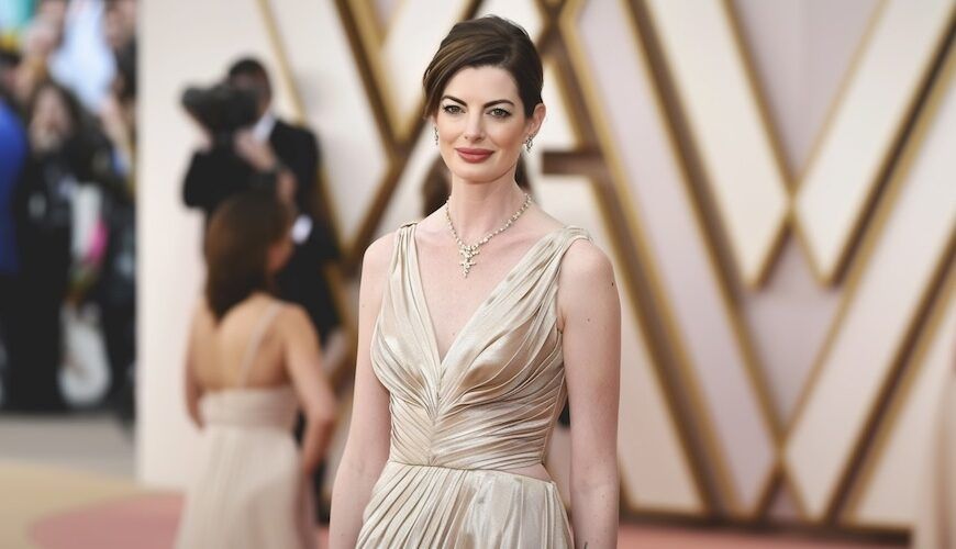 a photo of anne hathaway